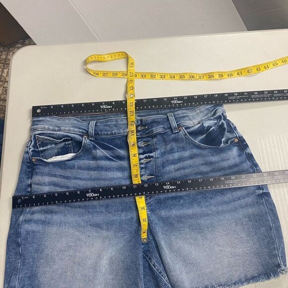 EDGELY Women’s Jean Shorts Button Fly Size 18W High Rise Raw Edge Blue Denim - Picture 8 of 11